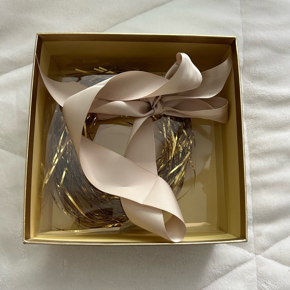 Empty box - Picture 6 of 6